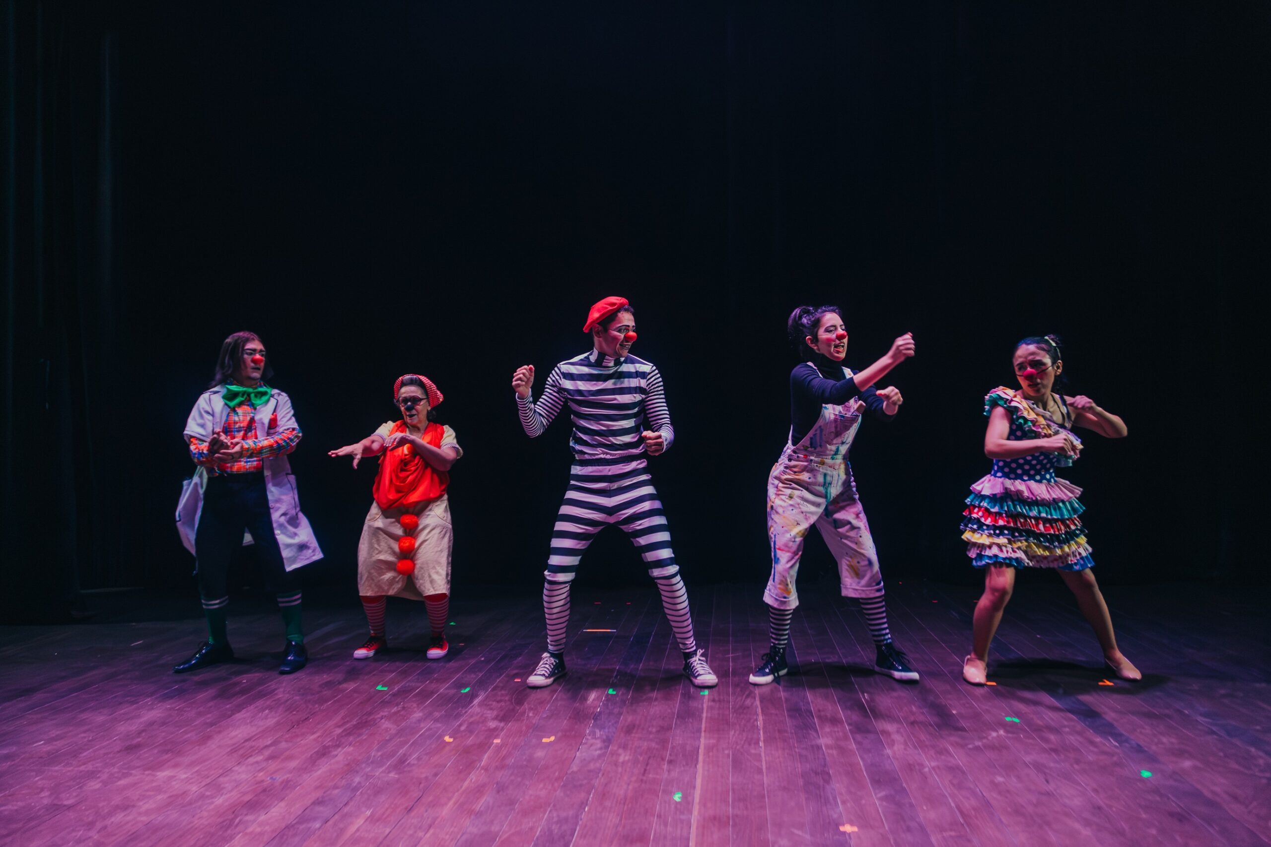 Escola de Circo da Vila das Artes divulga resultado final do Curso de Palhaçarias e Comicidades