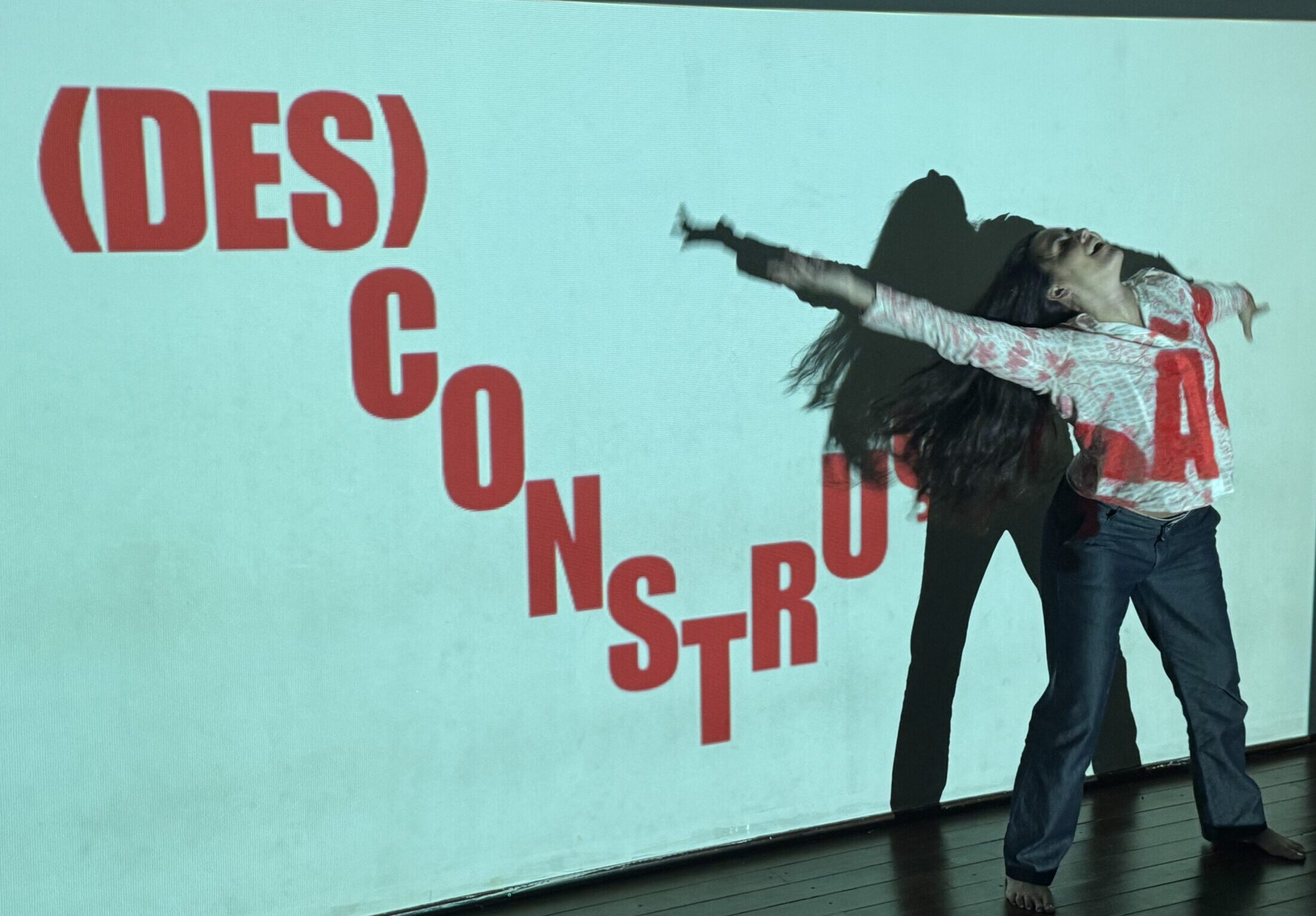 Vila das Artes abre credenciamento de propostas em artes visuais e inscrições para residência artística com grupo circense pernambucano