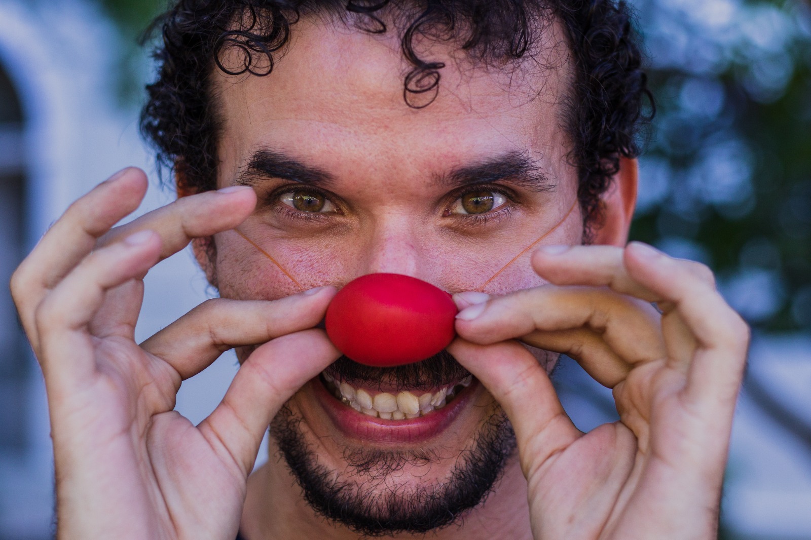 Vila das Artes abre 30 vagas para laboratório de improvisação em palhaçaria, com Neto Holanda