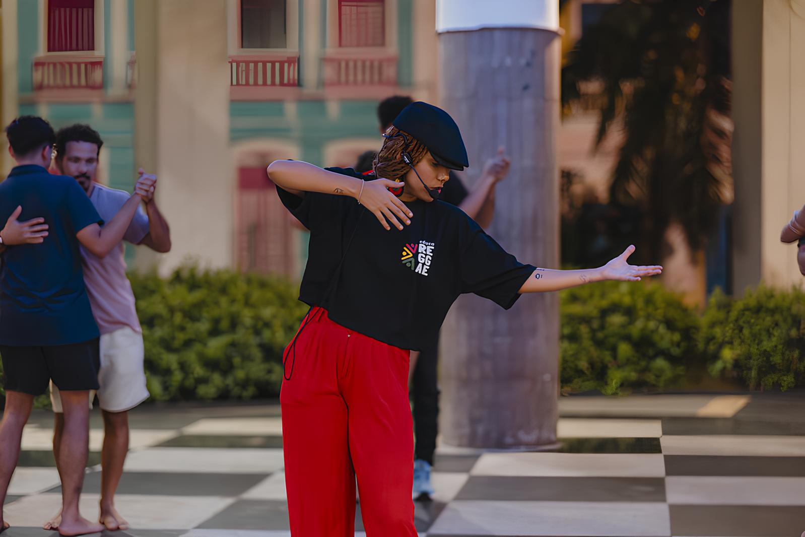 Vila das Artes encerra novembro com aulas abertas de danças negras, programação infantil e cursos livres nas escolas de Circo e Artes Visuais