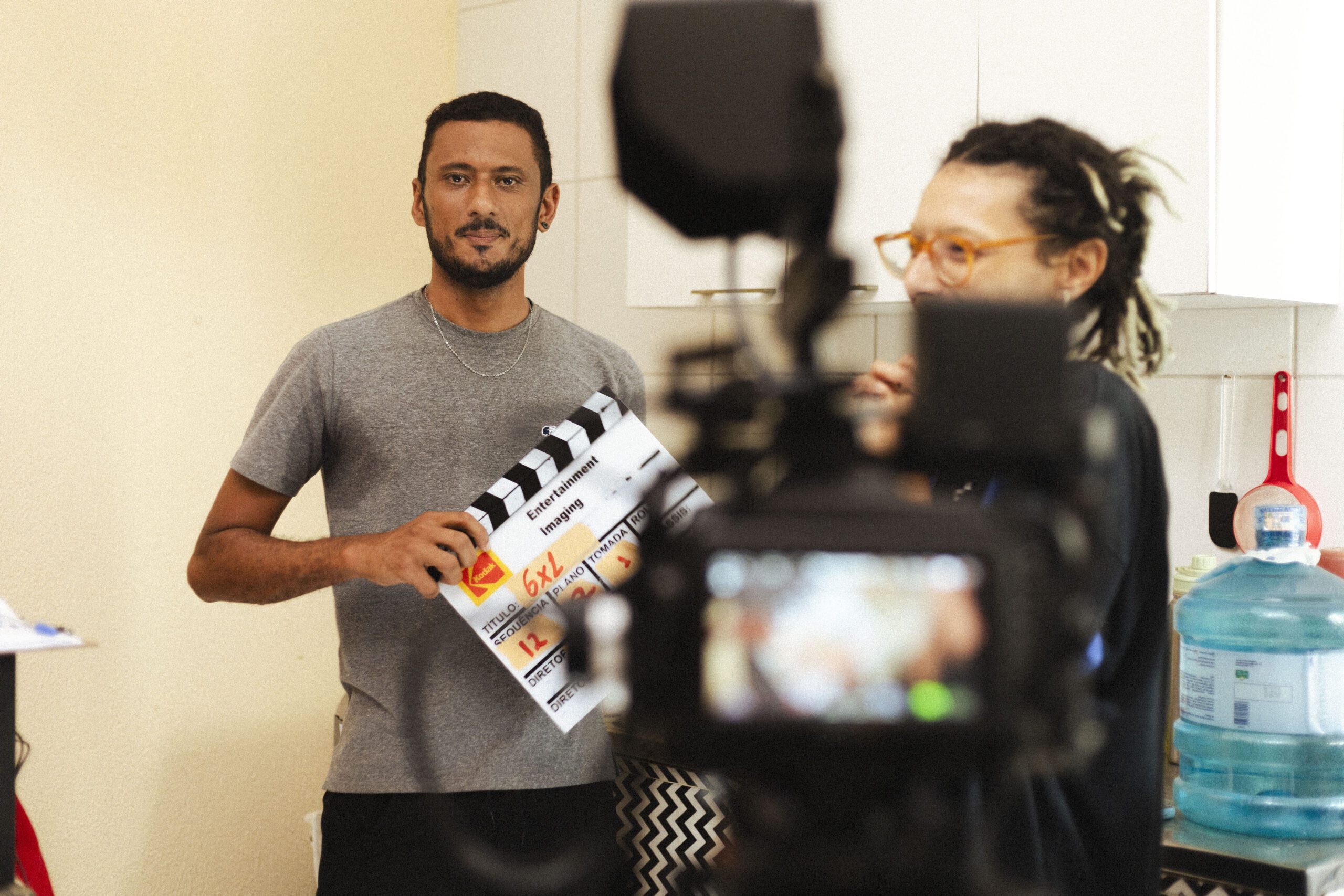 Vila das Artes prorroga inscrições para curso de audiovisual e reúne atividades de cinema, artes visuais e circo