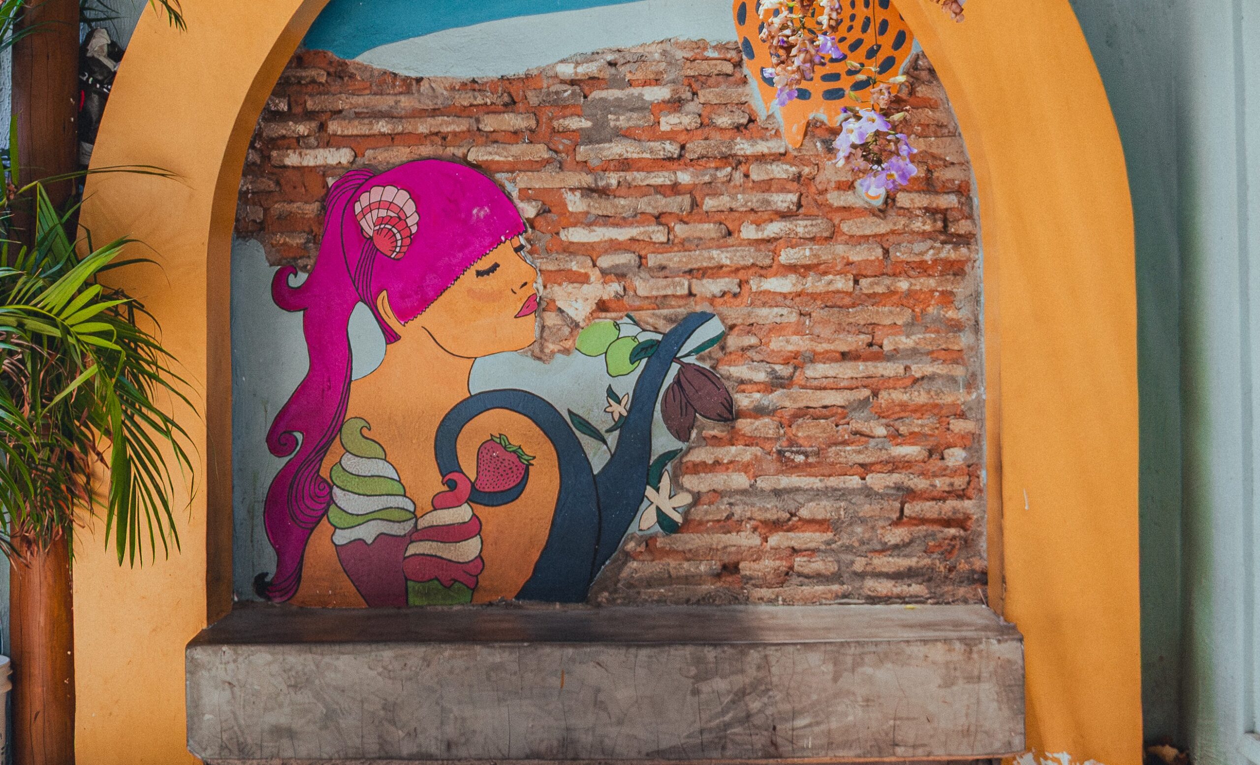 Vila das Artes abre inscrições para oficina de lambe-lambe com a artista Bruna Beserra