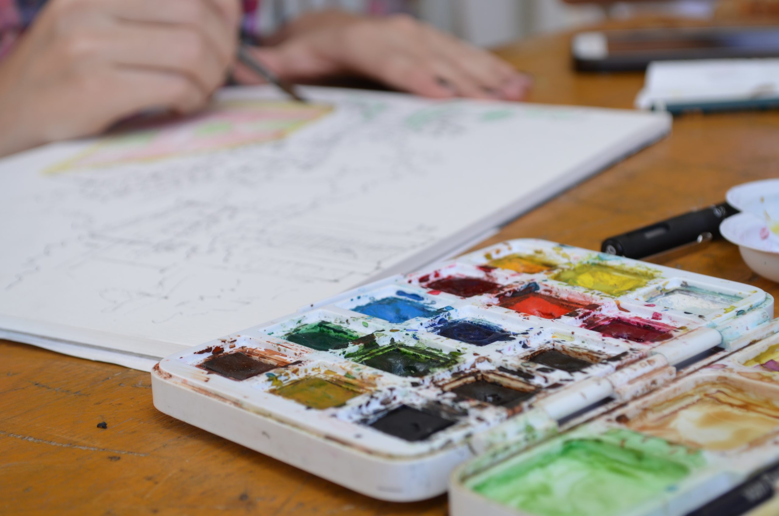 Práticas de Ateliê: Vila das Artes lança programa formativo para curso de desenho a carvão e grafite