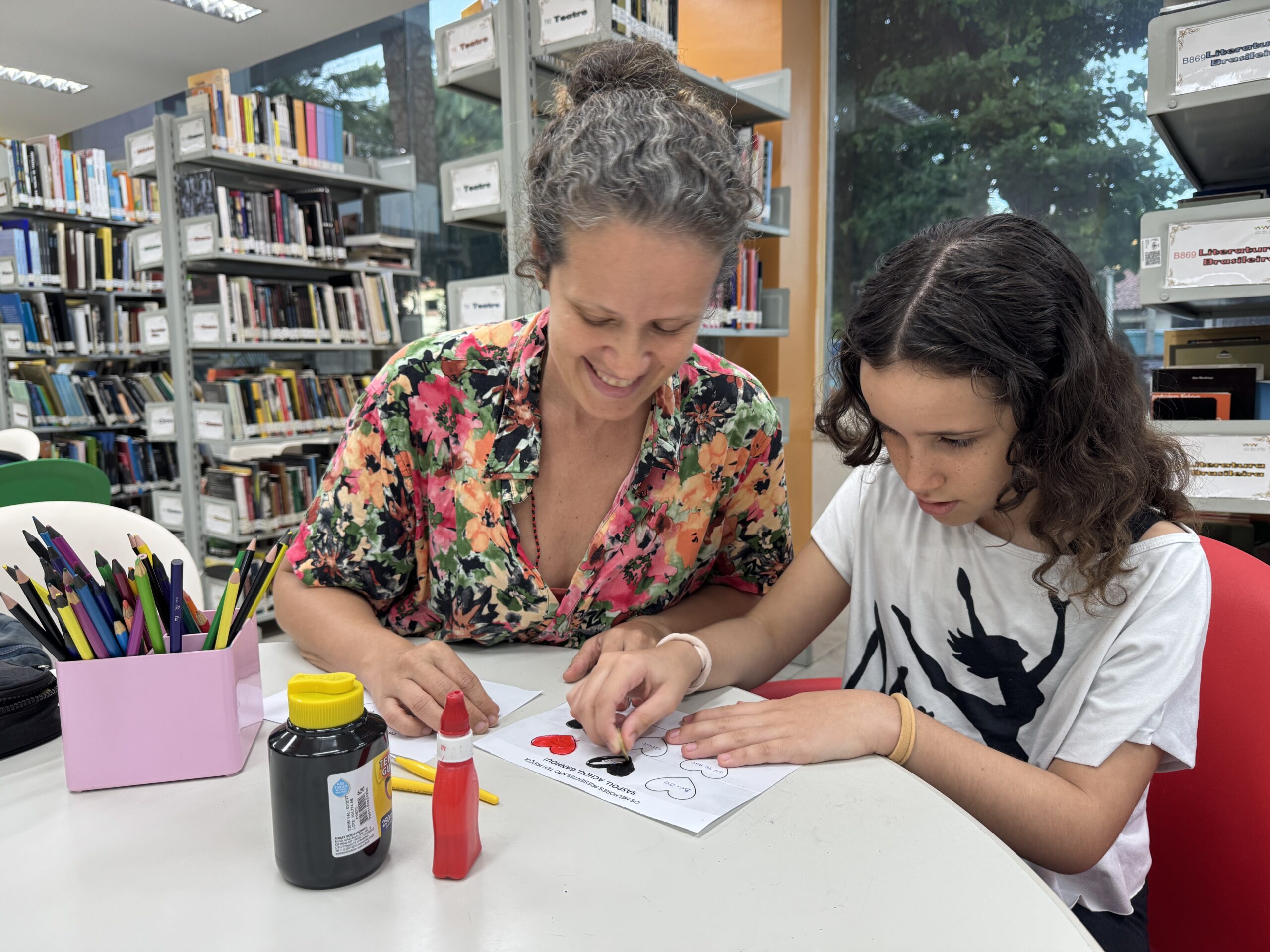 Programação de maio da Vila das Artes reúne oficinas, espetáculos e inscrições para formação em teatro