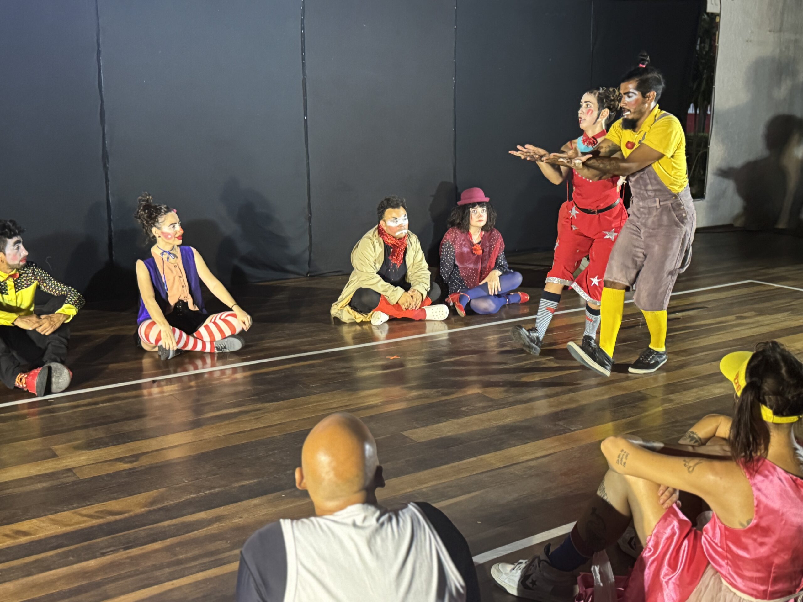 Vila das Artes divulga resultado parcial da 2ª etapa do Curso de Palhaçarias e Comicidades