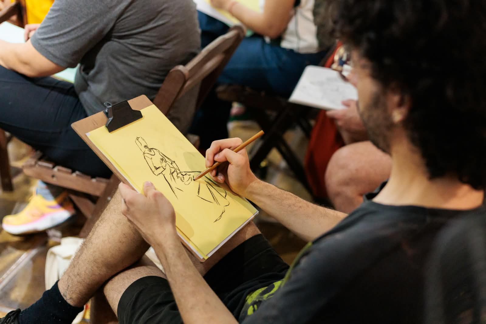 Vila das Artes abre inscrições para oficina gratuita de desenho com modelo vivo