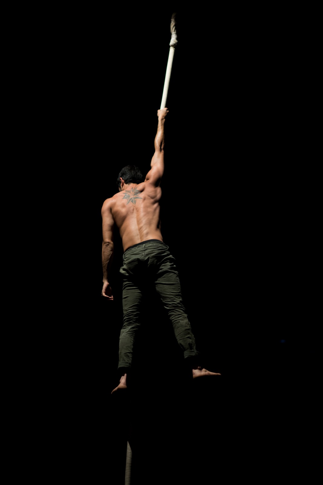 Curso gratuito de segurança em altura para artistas circenses chega à Vila das Artes