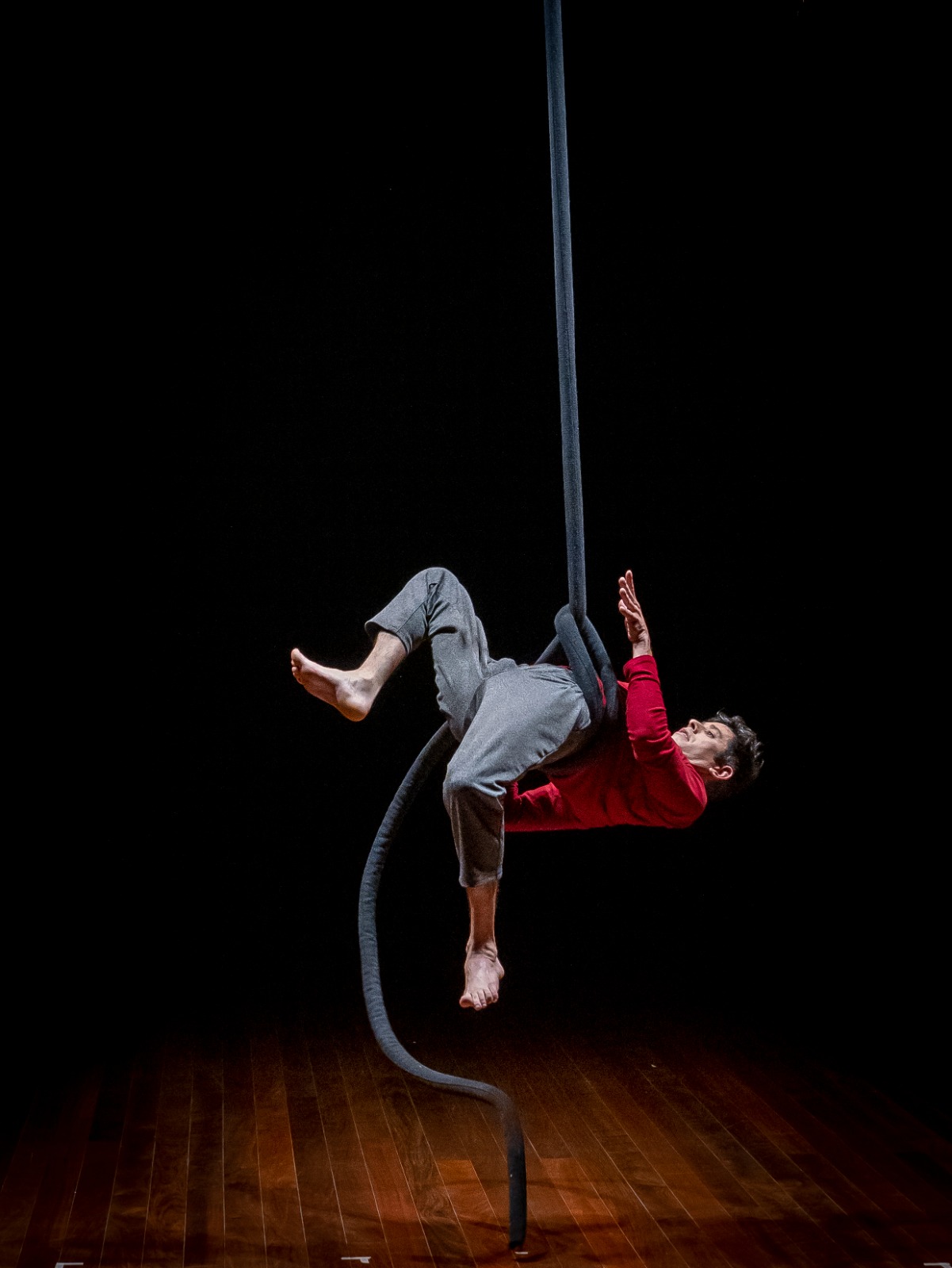 Vila das Artes oferta curso gratuito de trabalho em altura para práticas circenses 