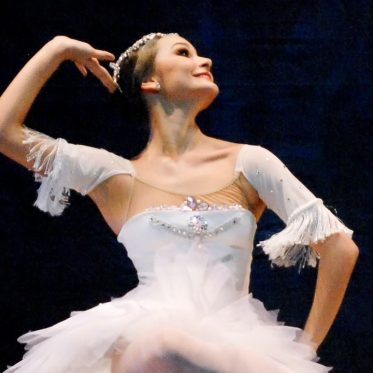 Vila das Artes abre inscrições para a Oficina “Aprimoramento da técnica do Ballet Clássico com Renata Soares” do Programa Aulas Abertas da Escola Pública de Dança
