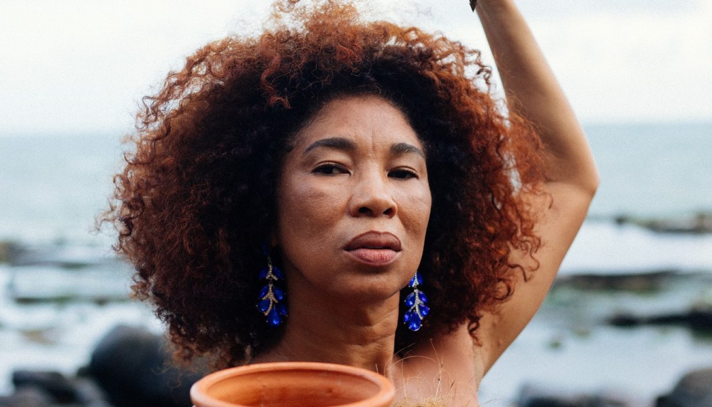 Escola de Dança da Vila das Artes abre 15 vagas para oficina com a bailarina e coreógrafa Luzia Amélia