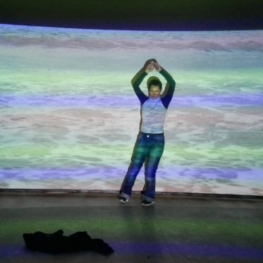 Escola Pública de Artes Visuais da Vila das Artes promove Curso “App – Ação Pedagógica Performativa, curso de performance: corpo-água”